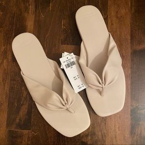 A&F cream sandals NWT